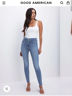 Good American Skinny Jeans in Light Blue Wash
